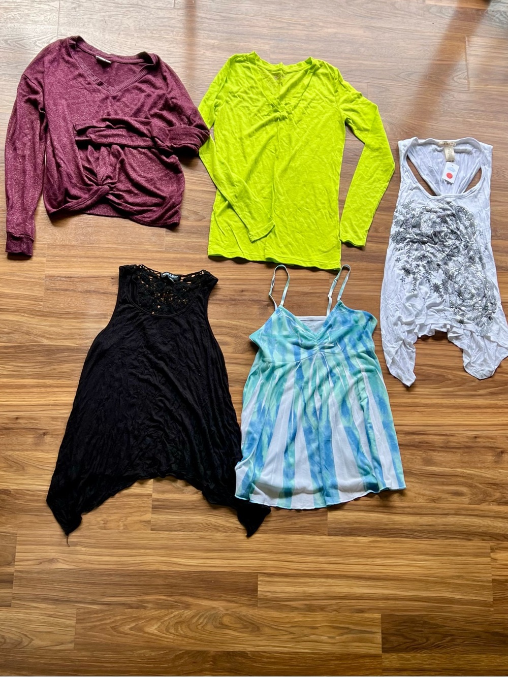 5 Women’s Tops Bundles Size Medium